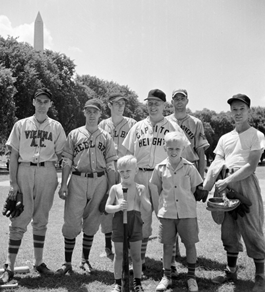 ballteam1942.jpg