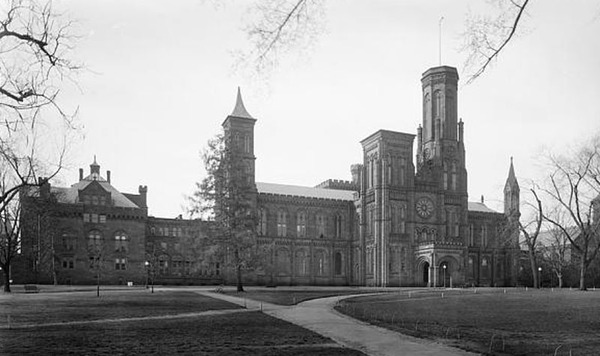 North Facade of the Smithsonian Castle.jpg