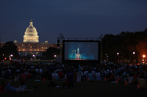 ScreenOnTheGreen.jpg