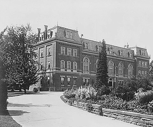 Main Building Dept of Ag Ntl Archives 1895.jpg