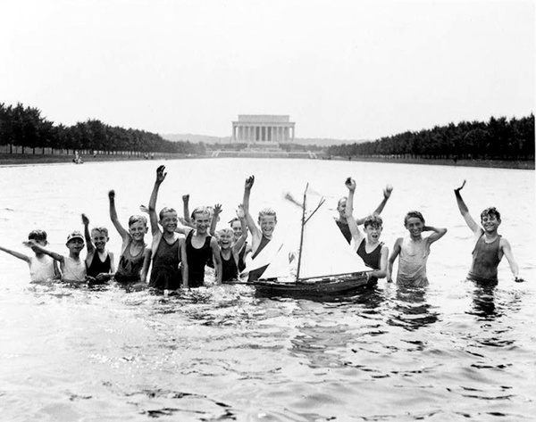 ReflectingPool1926.jpg