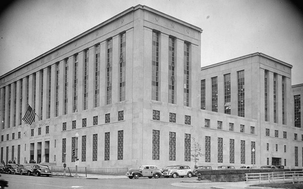 Beauro of Engraving and Printing Annex Building LOC 1938.jpg