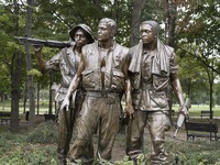 Vietnam Veterans Memorial, Three Soldiers